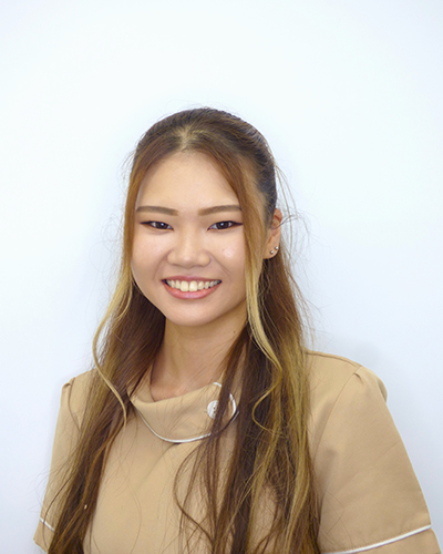 アシスタント/ 長坂 莉歩